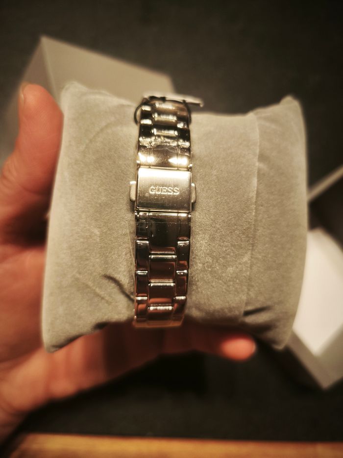 Montre Guess neuve argentée - photo numéro 5