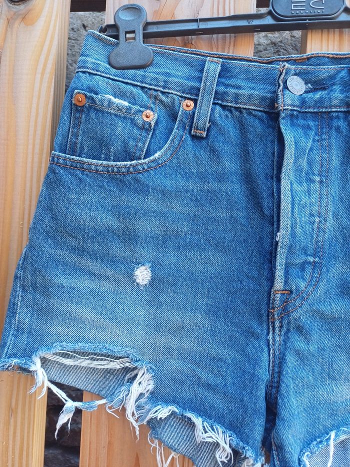 Joli short en jean taille haute déchiré 501 Levi's - photo numéro 3