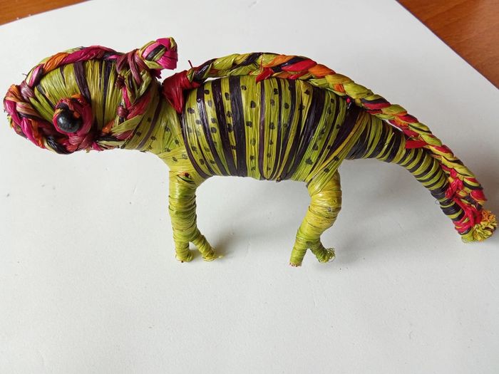 Caméléon en Rafia - photo numéro 2