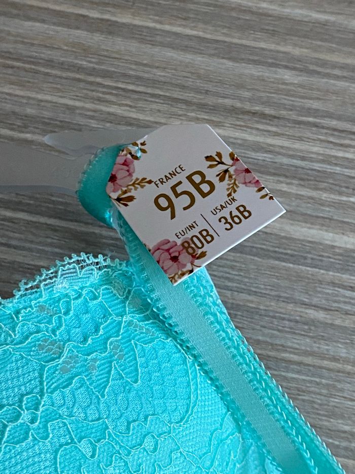 Soutien gorge neuf - photo numéro 4