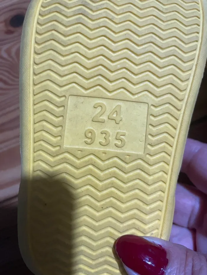 2 paires de crocs - photo numéro 5