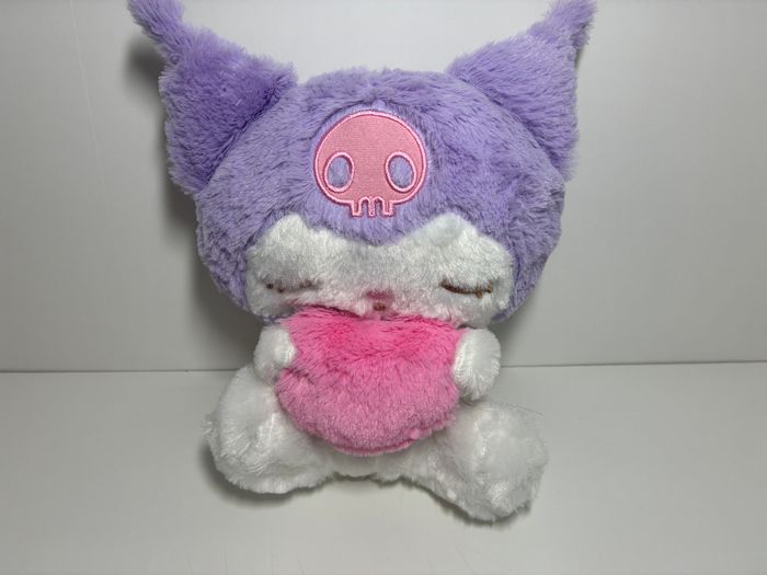 Grande Peluche Kuromi Sleeping