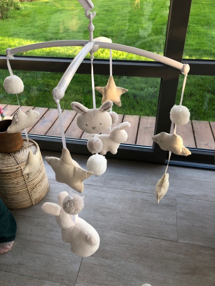 Tapis d’éveil et son mobil beige maison du monde - photo numéro 6