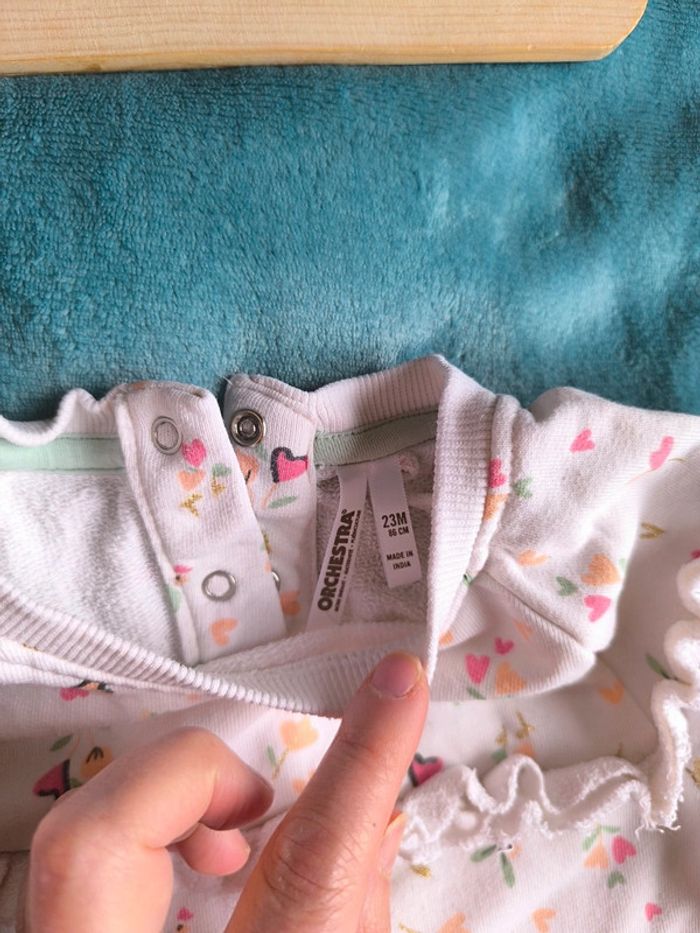 Pull Orchestra fleuri taille 2 ans en très bon état - photo numéro 2