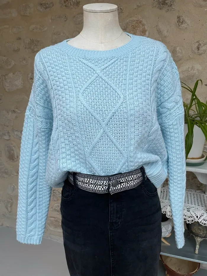 Atmosphere - Pull torsade court bleu clair ciel pastel