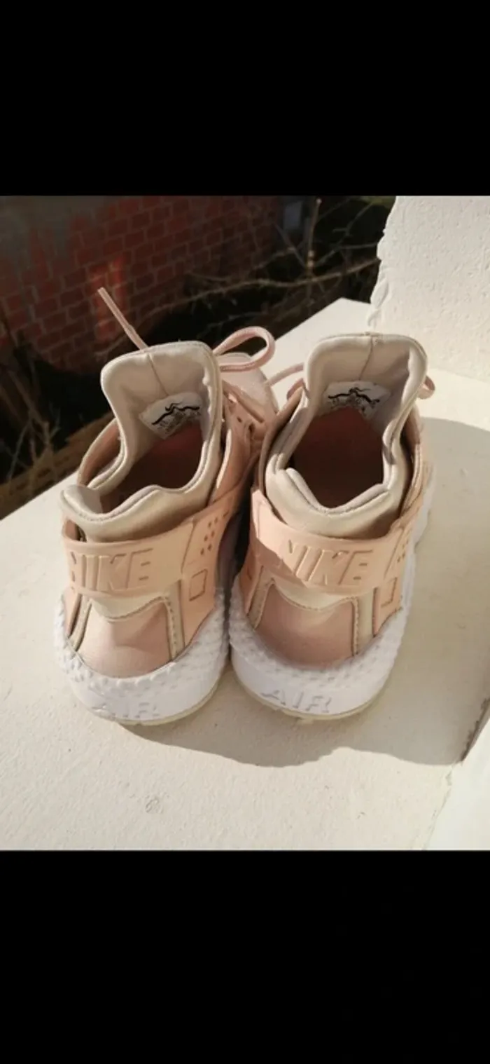 Baskets rose pâle / nike Huarache authentique / (41) - photo numéro 3