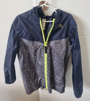 Kway enfant Quechua Decathlon 5/6 ans en excellent état