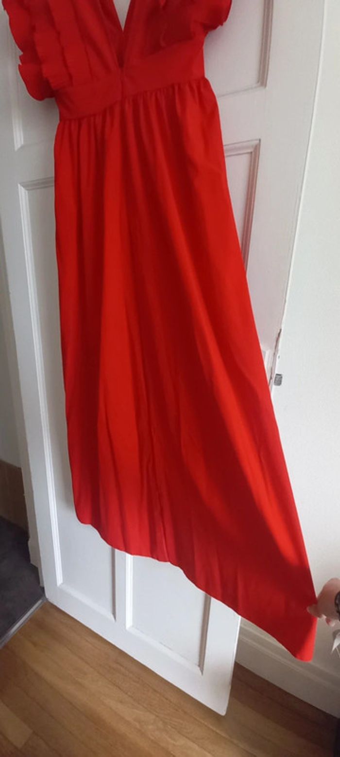 Robe longue rouge pour petite 38/40 avec volants aux épaules, dos nu et décolleté - photo numéro 5