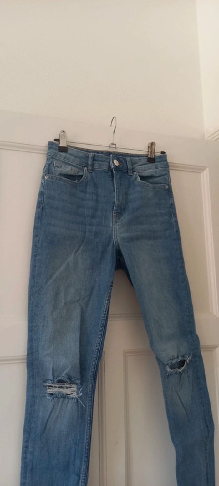Jean skinny troué bleu H&M 38 - photo numéro 3