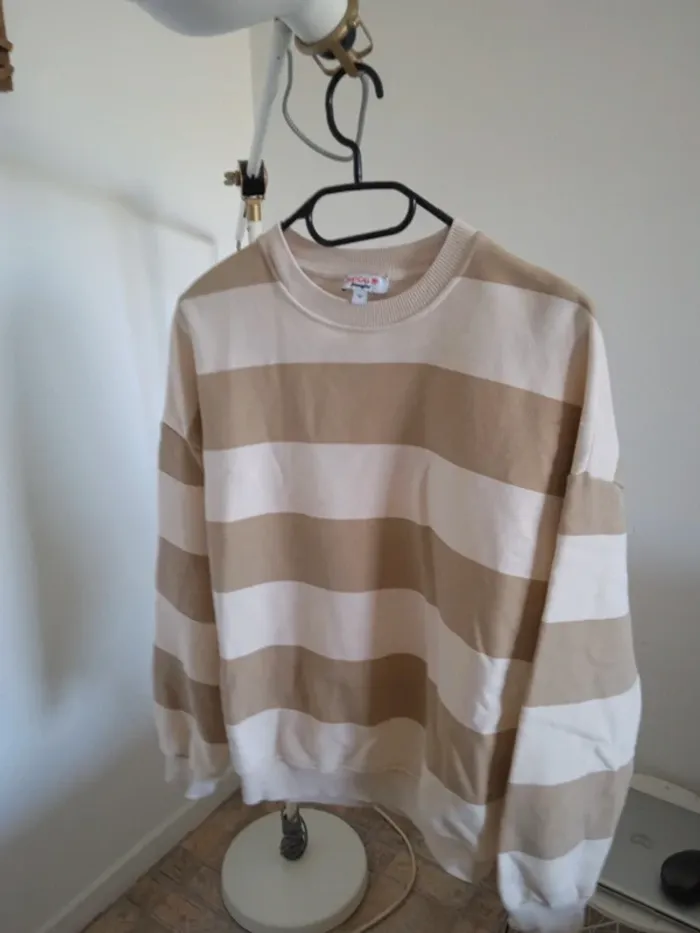 Sweat Jennyfer taille XS ou 14 ans