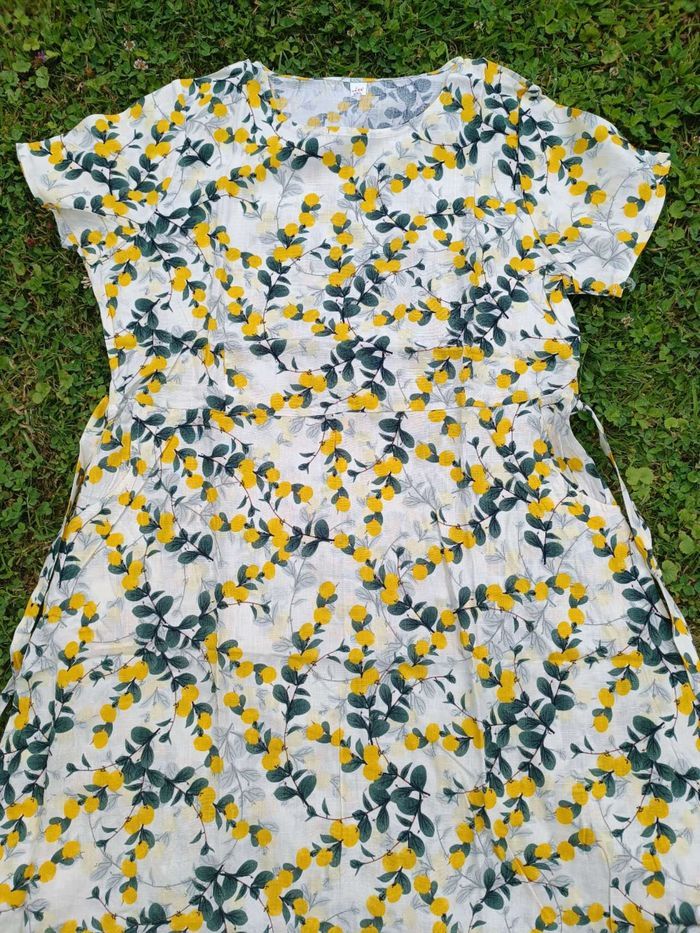 Robe citrons jaunes floral 38 M - photo numéro 2