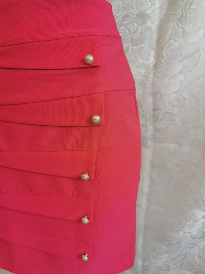 Jupe courte. Rose fushia. Taille 38 - photo numéro 3
