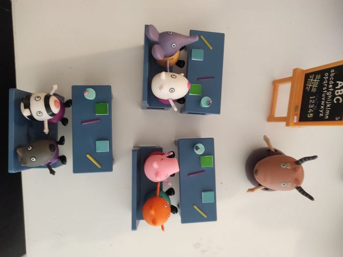 salle de classe Peppa pig complet - photo numéro 2