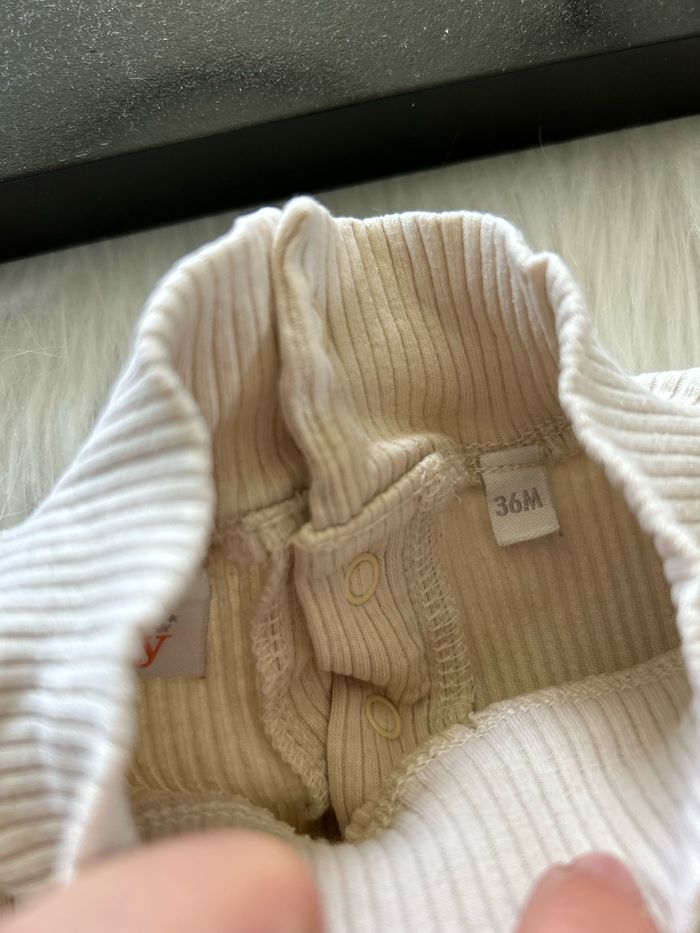 Très beau pull fin minnie Disney taille 36 mois - photo numéro 2