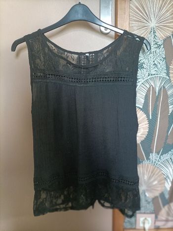 Débardeur noir broderie dentelle