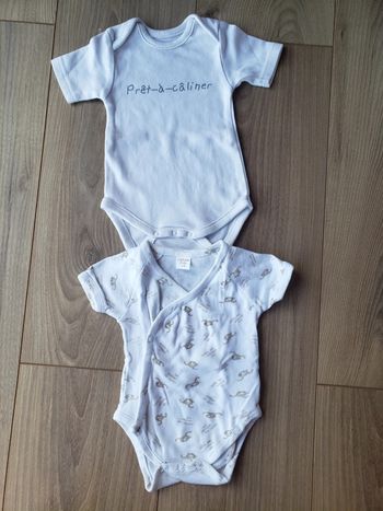 Bodies manches courtes 01 mois