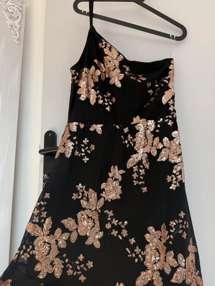 Magnifique robe asymétrique noire/rose gold taille 42 - photo numéro 4