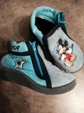Chaussons mickey 23