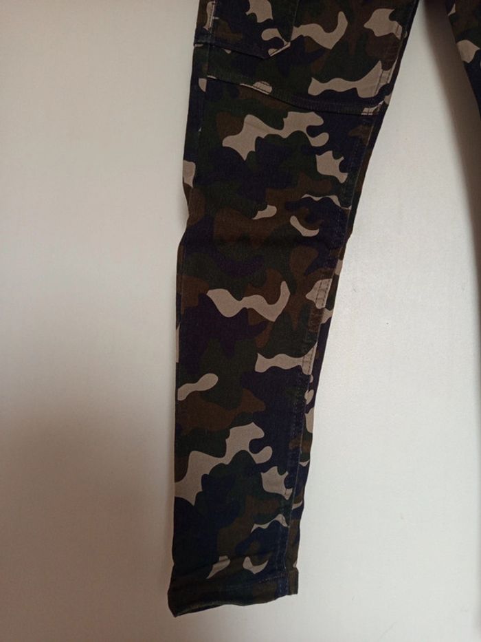 Cargo effet militaire taille M de la marque Jennifer - photo numéro 9