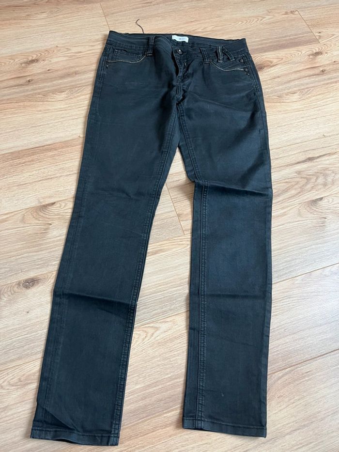 Jean cache cache