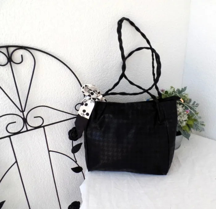 Sac noir fourre-tout & joli nœud