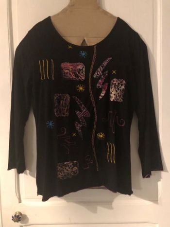 MM10- Haut noir avec broderies T 42/44