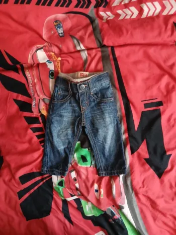 Jean Levi's taille 3 mois