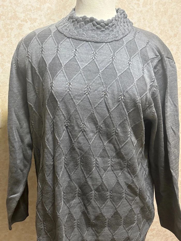 Pull à strass taille 48 - photo numéro 2