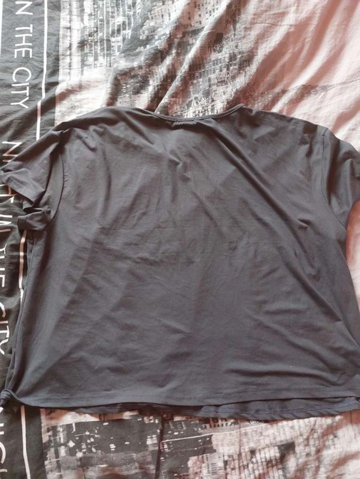 Tee-shirt gris neuf