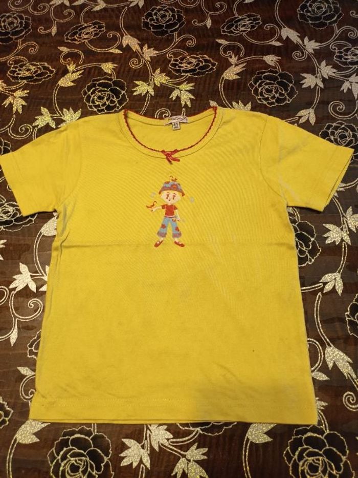 Tee-shirt manches courtes jaune imprimé petite fille