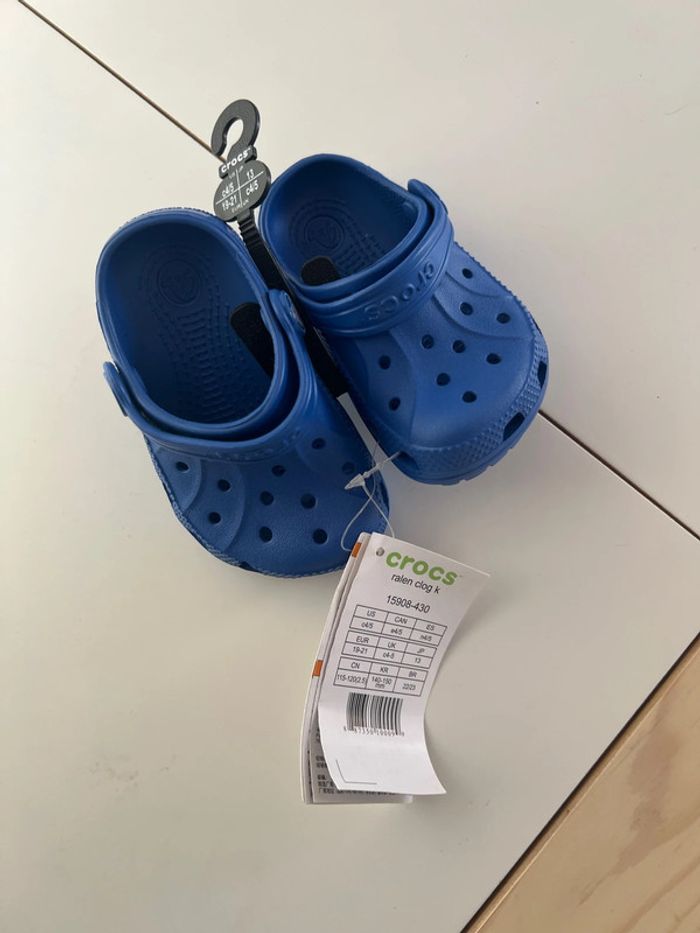 Crocs bébé neuves avec étiquette - photo numéro 3