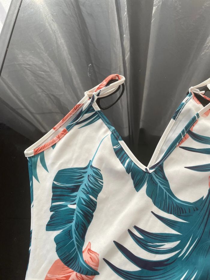 Joli maillot de bain en taille M - photo numéro 8