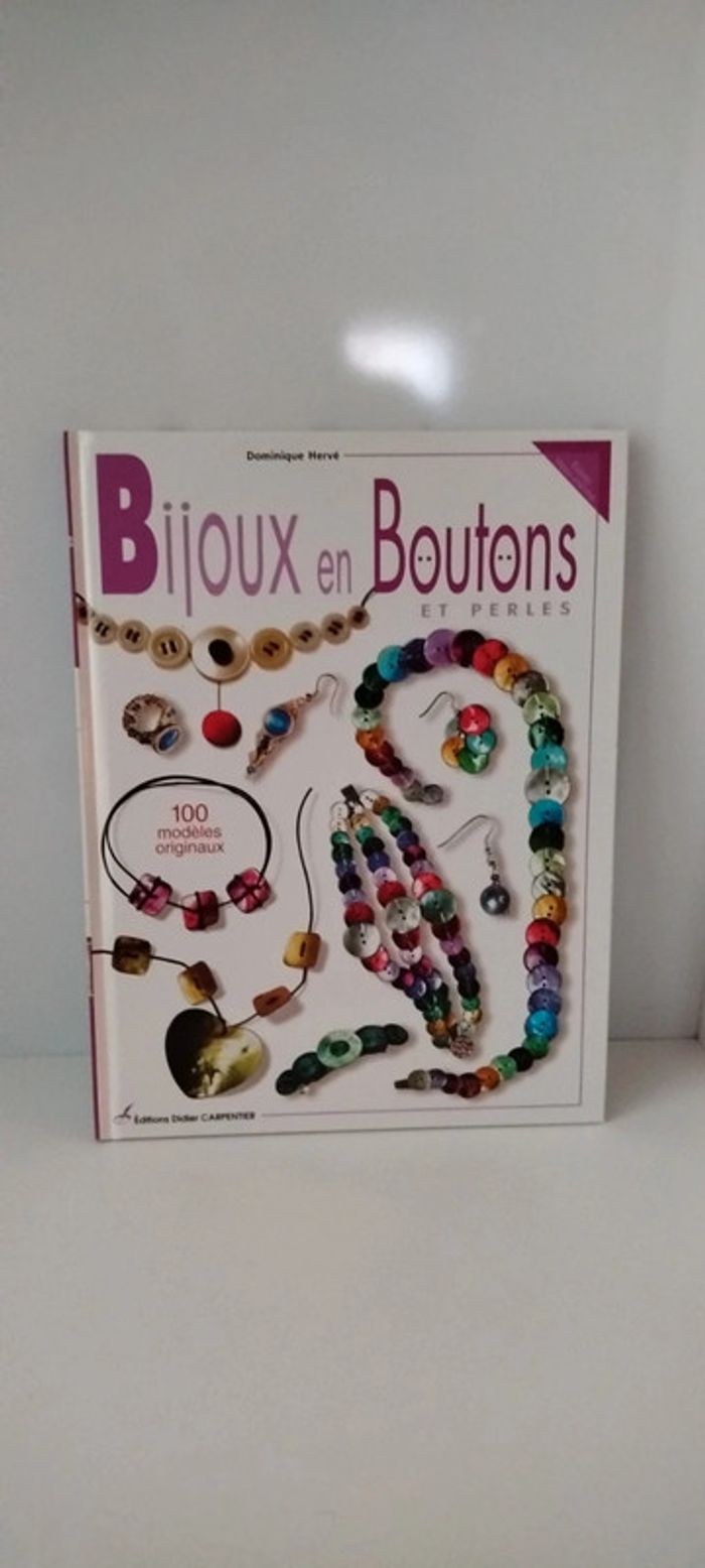 🍄 livre création de bijoux en bouton