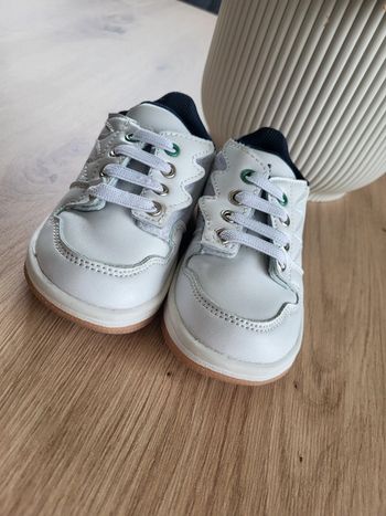 Baskets pointure 22 Freemouss