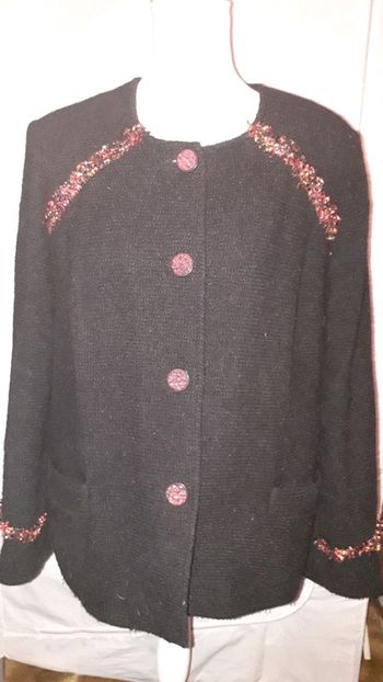 Karting veste noir et détails froufrous taille 44