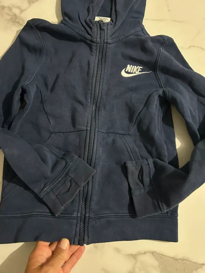 Veste Nike taille 7/8 ans - photo numéro 2