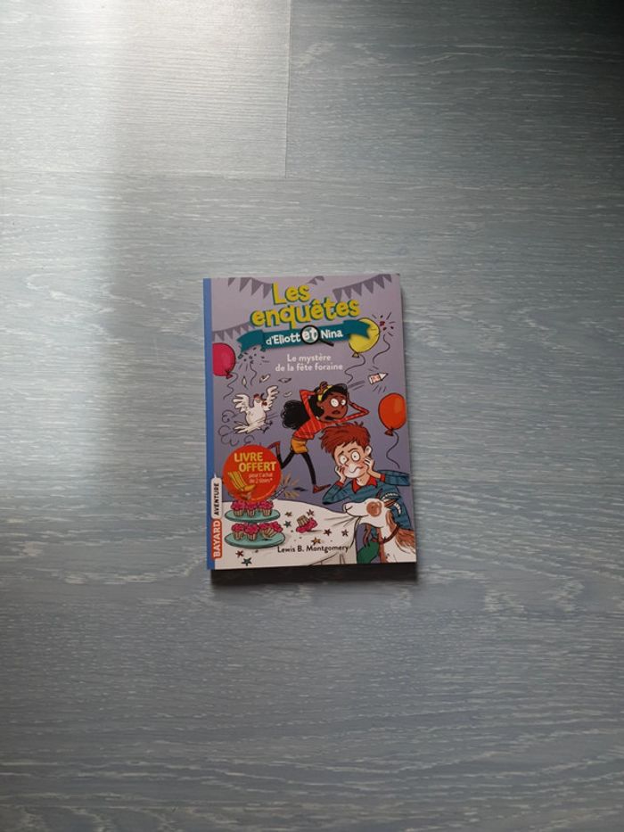 Livre les enquêtes de Nina numéro 5 Neuf v12