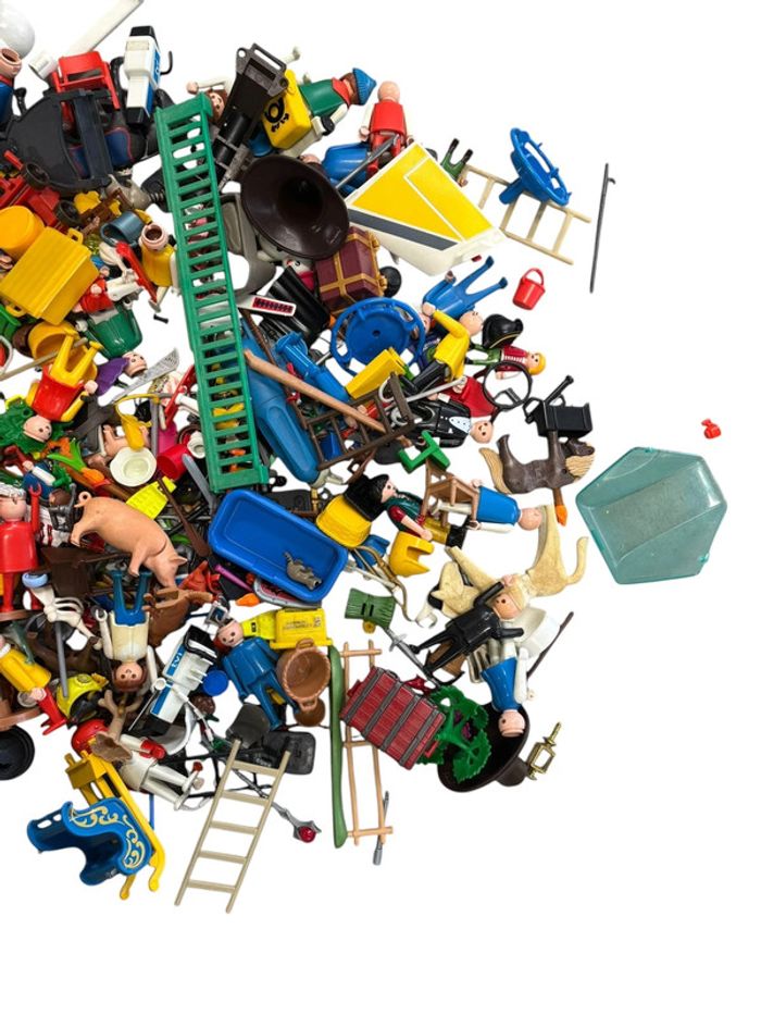 Lot de 2,200 kilos d’accessoires et figurines Playmobil - photo numéro 4