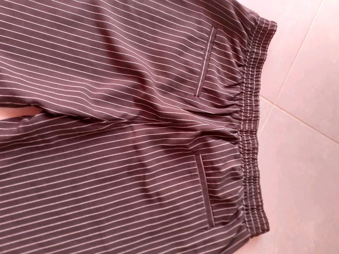Pantalon à pince noir à rayures blanches - photo numéro 4