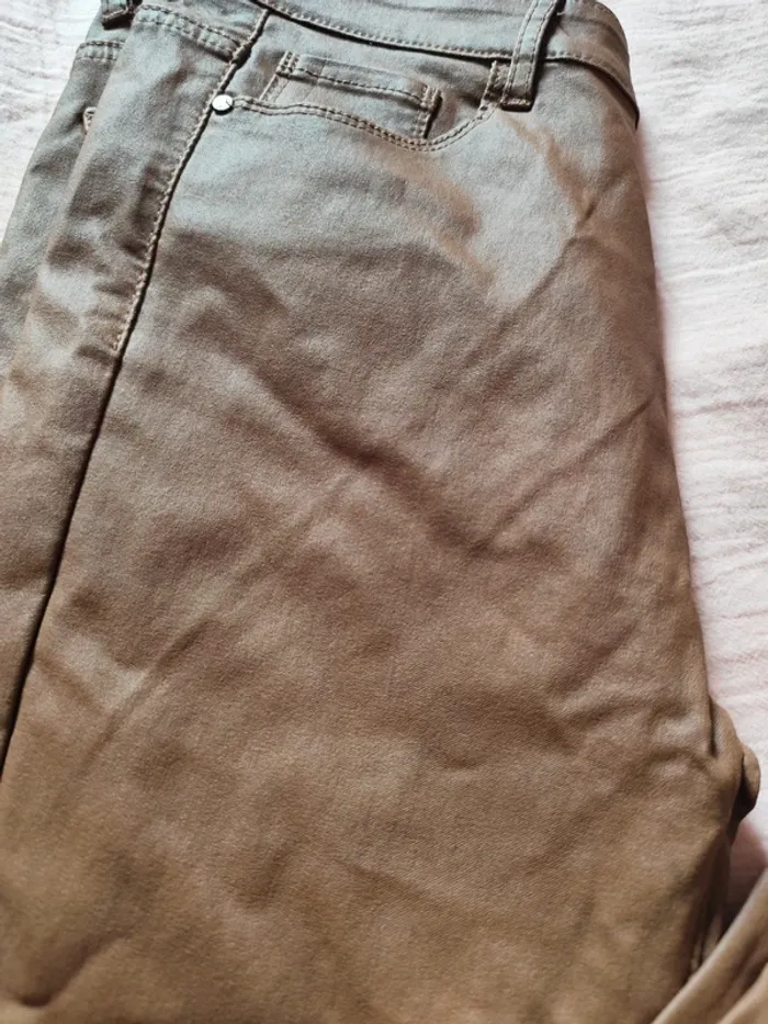 Superbe pantalon enduit femme taille 40 Camel avec reflets - photo numéro 2