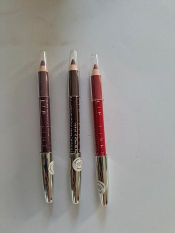 Lot de 3 crayons contour des lèvres