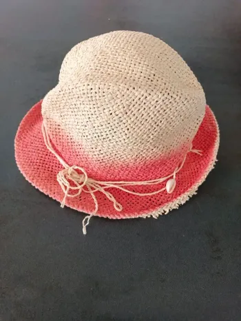 Chapeau fille Kiabi 55/56 cm