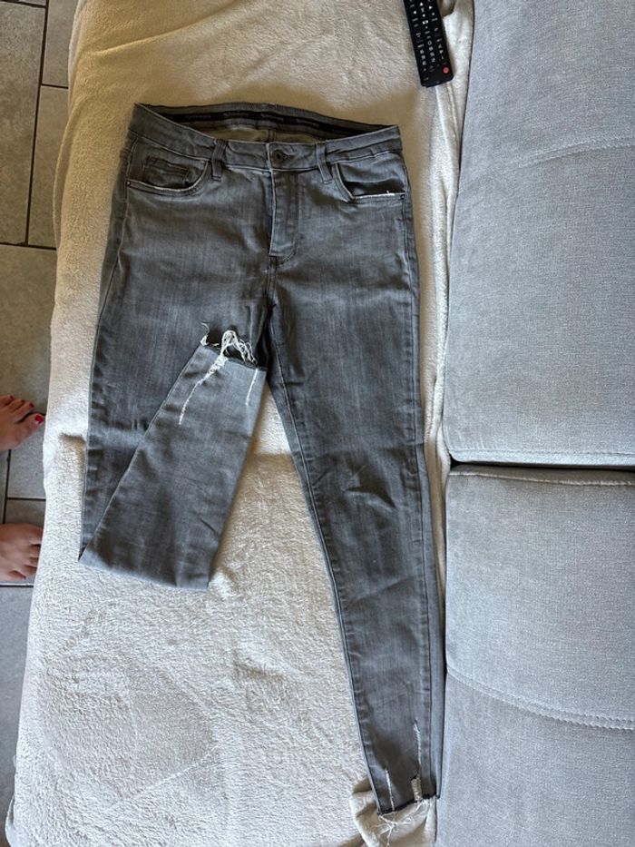 Jean gris forme skinny taille L
