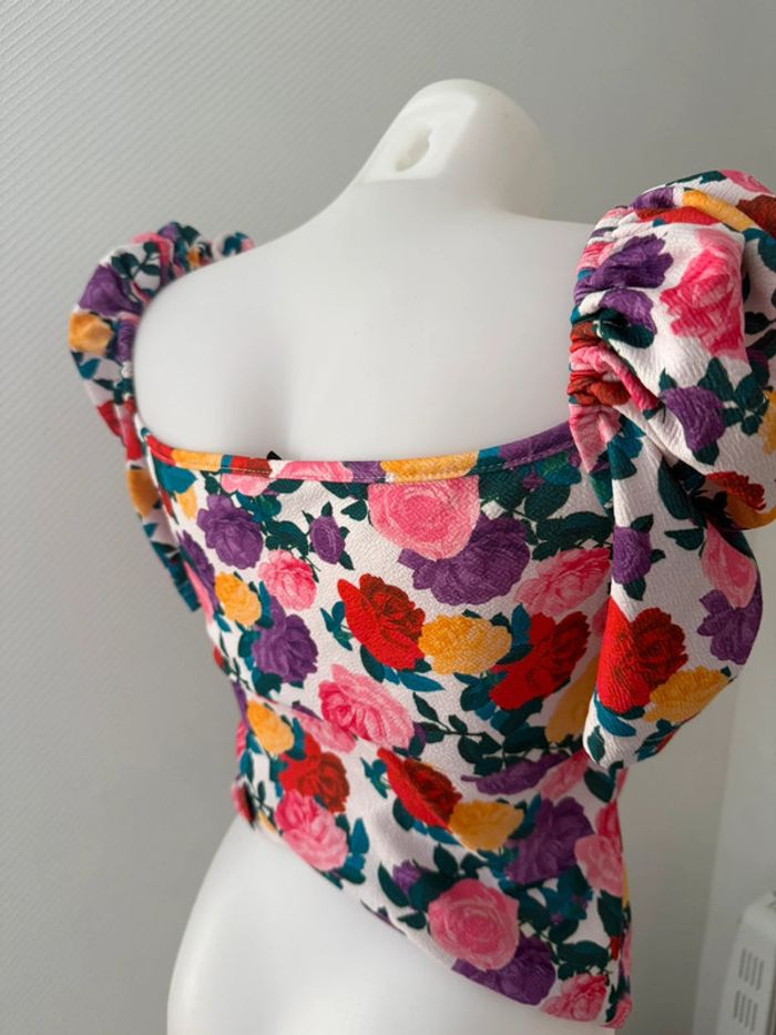 T-shirt à fleur en très bon état taille M SHEIN - photo numéro 4