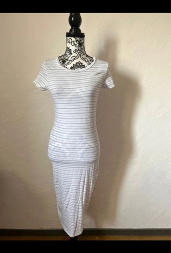 Très belle robe été 🥰 atmosphère écrit taille 40 mais correspond à une taille 38