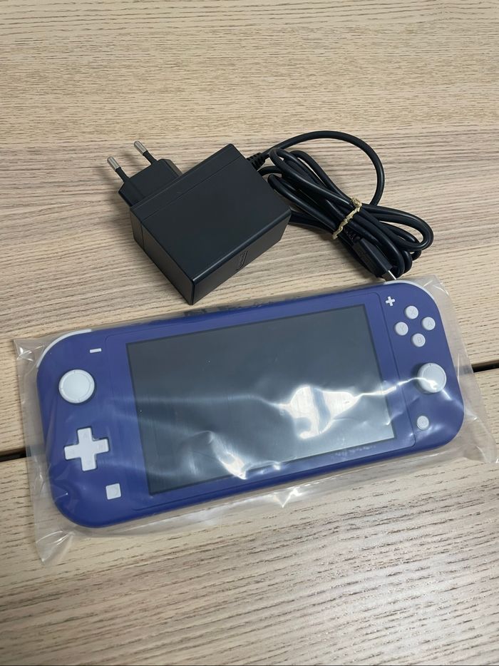 Nintendo Switch Lite - photo numéro 4