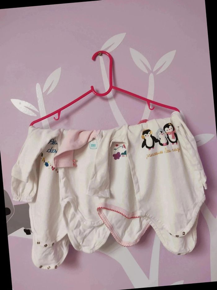 Lot 4 body manches longues 6 mois