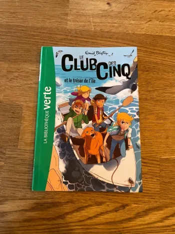 Livre La bibliothèque verte Le club des cinq et le trésor de l’île Numéro 1