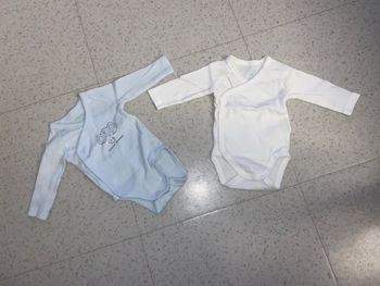 2 bodies nouveau né