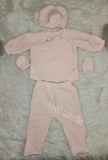 Tenue de naissance 1-3 mois – brassière, pantalon, bonnet & moufles